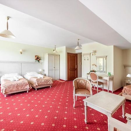 Hotel Stodolka Cminsk Bagian luar foto