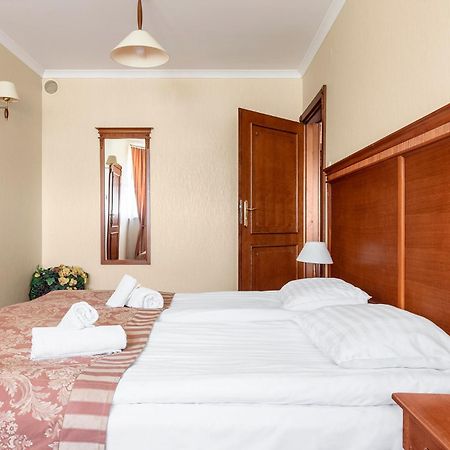 Hotel Stodolka Cminsk Bagian luar foto