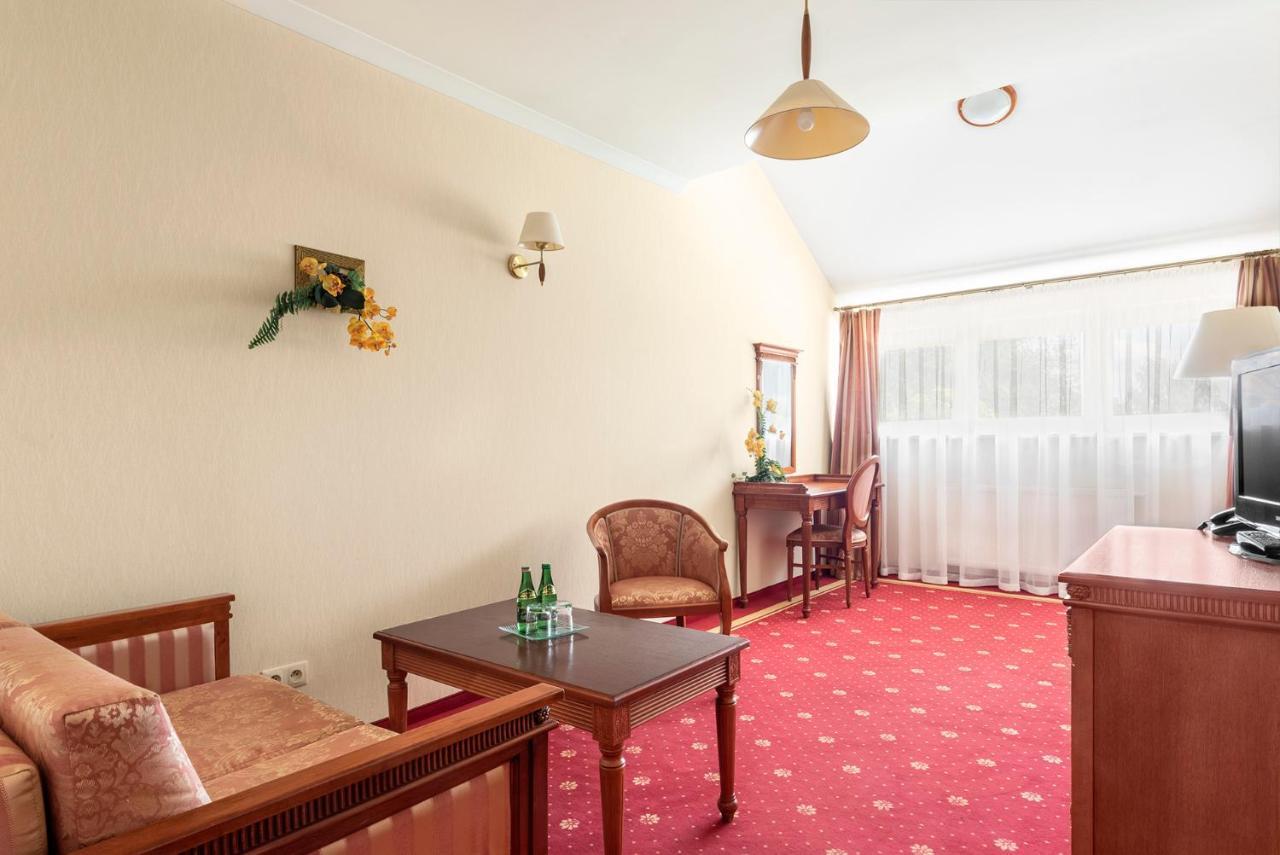 Hotel Stodolka Cminsk Bagian luar foto