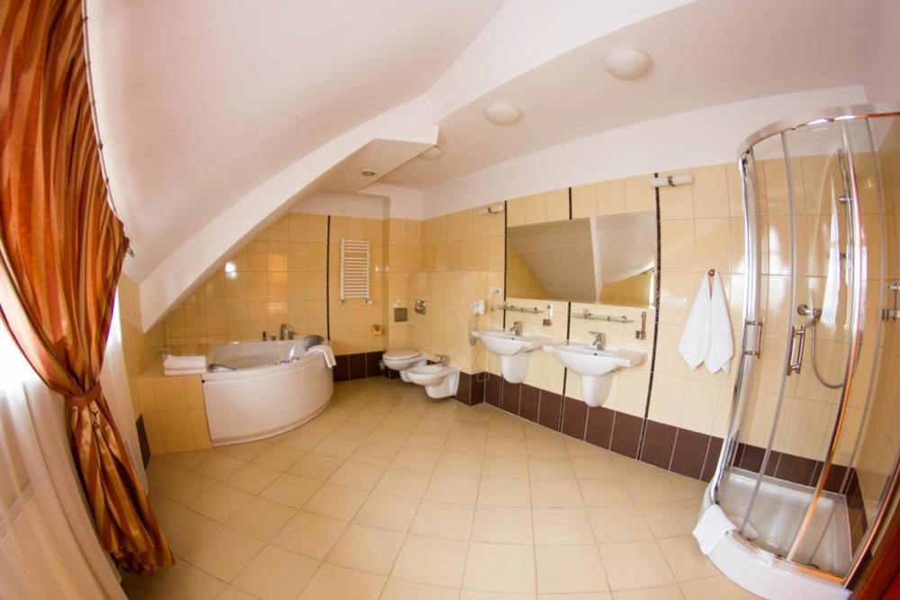 Hotel Stodolka Cminsk Bagian luar foto