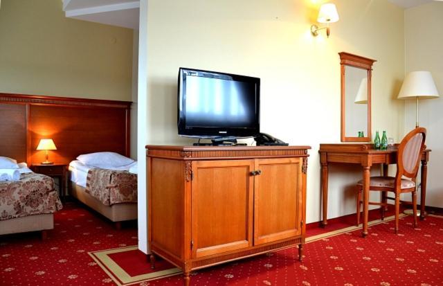 Hotel Stodolka Cminsk Bagian luar foto
