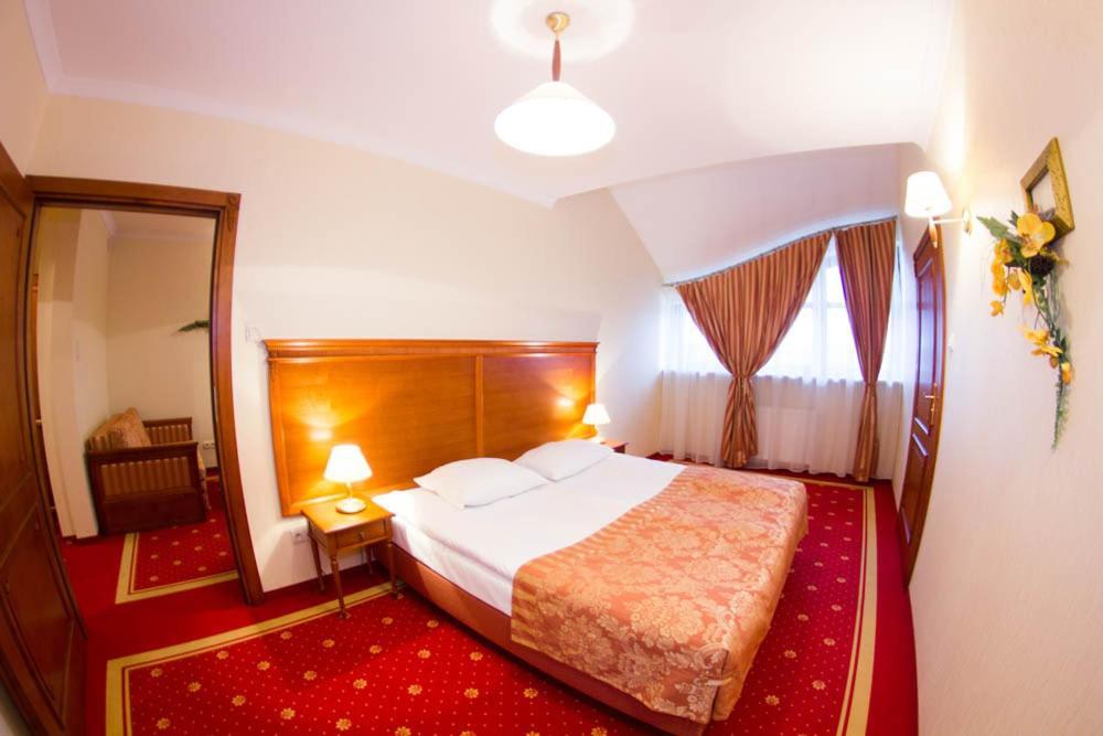 Hotel Stodolka Cminsk Bagian luar foto