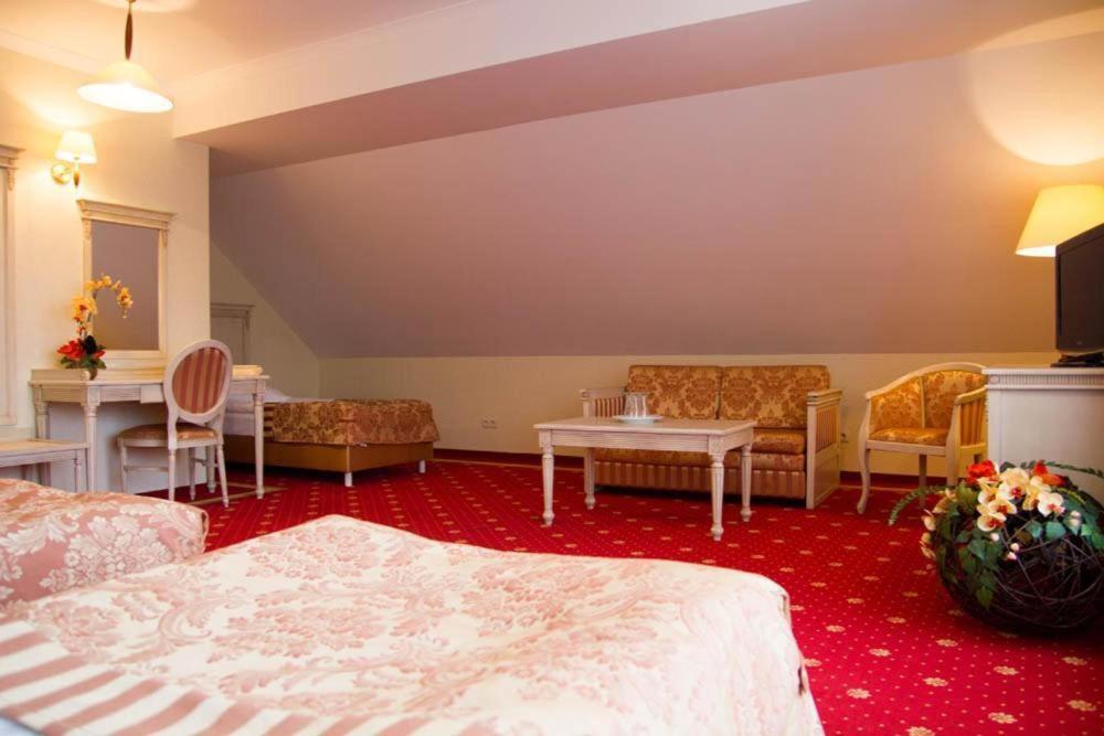 Hotel Stodolka Cminsk Bagian luar foto