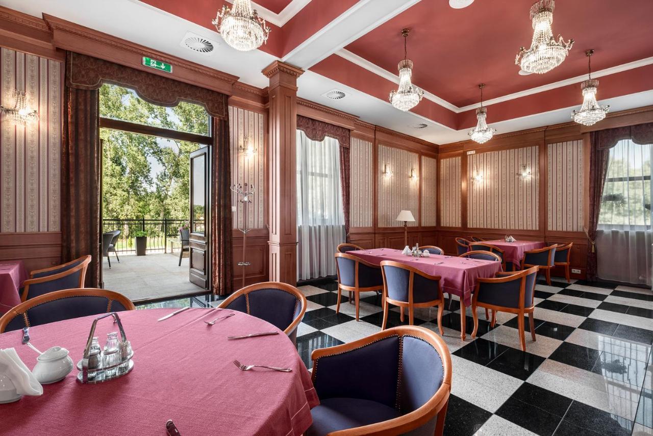 Hotel Stodolka Cminsk Bagian luar foto