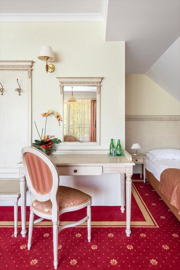 Hotel Stodolka Cminsk Bagian luar foto