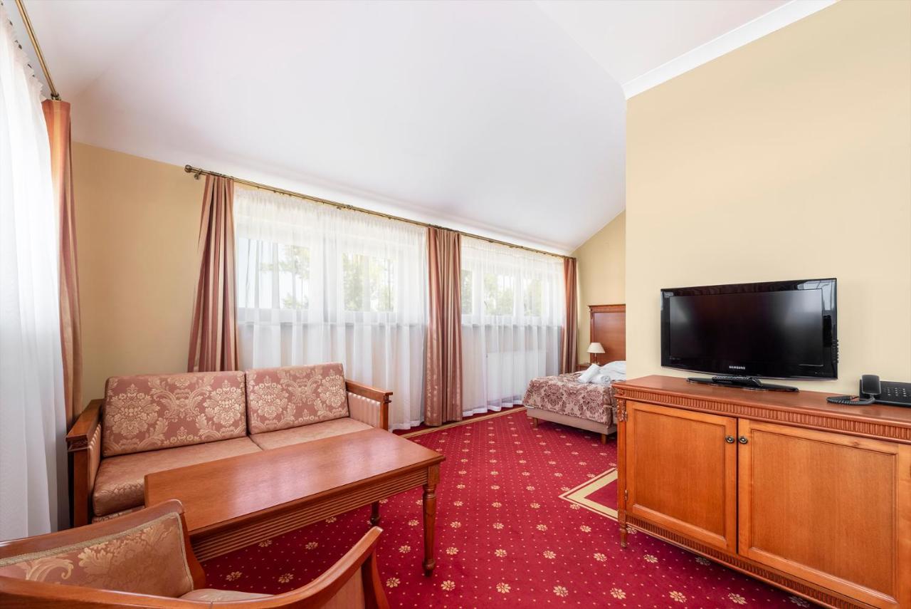 Hotel Stodolka Cminsk Bagian luar foto